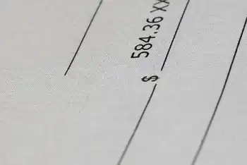 3 Ways You Can Get Your Employees to Love Cloud-based HR and Payroll Software
