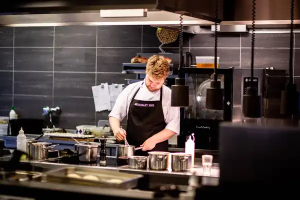 commercial kitchen 1696881723 7155